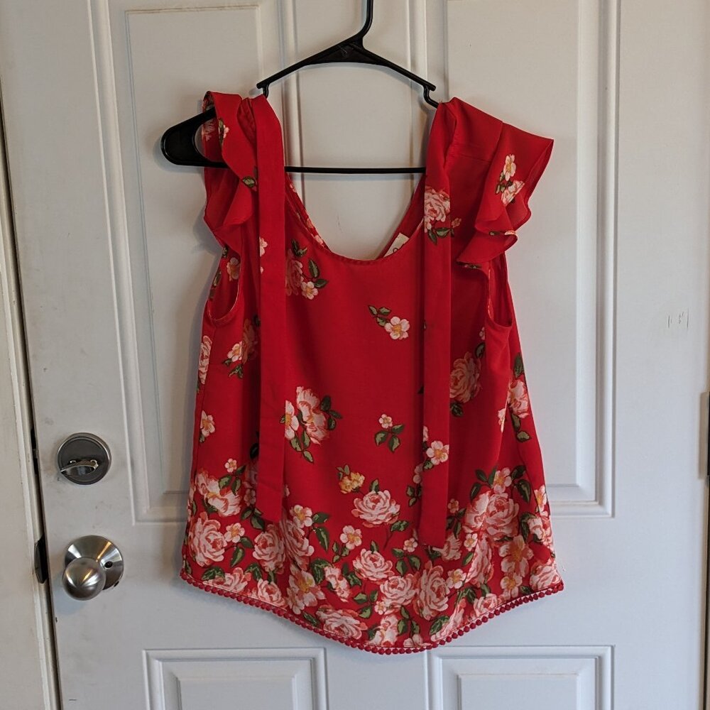 Twine & String Red Floral Print With Tie Back Detail Size Medium